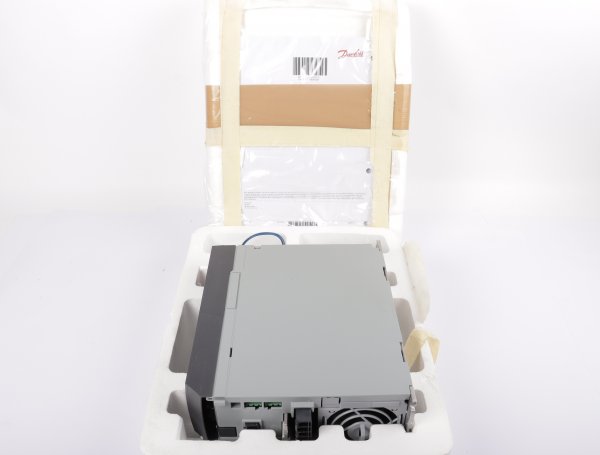 Danfoss VLT Automation Drive FC-302P2K2T5E20H1BXXXXXSXXXXANBXCXXXXDX 134G3706 #used