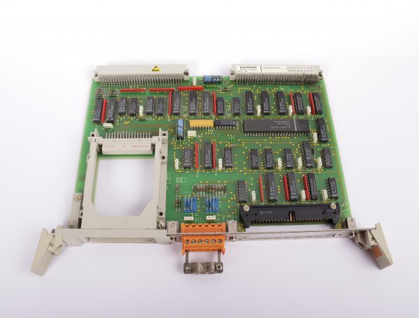 Siemens SINUMERIK 810 INTERFACE-BAUGRUPPE 6FX1121-2BB02 #used