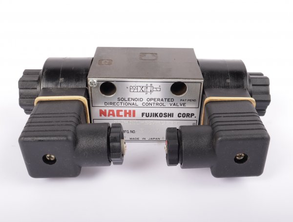 NACHI Solenoid Operated Directional Control Valve SLD-G01-E3X-C1-11 #used