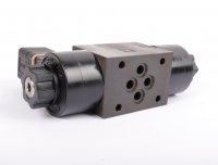 NACHI Solenoid Operated Directional Control Valve SLD-G01-E3X-C1-11 #used