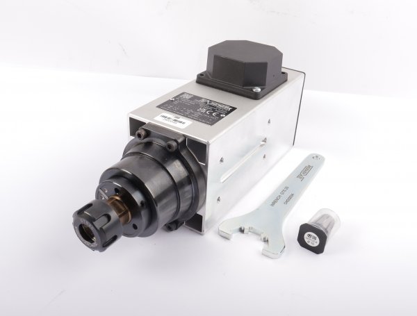TEKNOMOTOR 3~ Inverter Duty AC Induction Motor IEC60034 COM41470209 mit Frässpindel Motorspindel #new w/o box